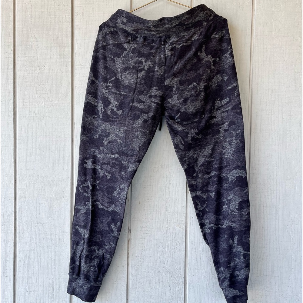 Lululemon Women’s Camo Joggers Sz 10